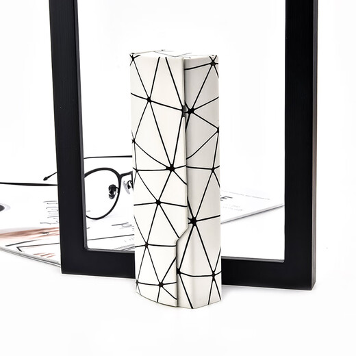 Li Shen glasses box portable anti-pressure light Japanese retro sunglasses sunglasses storage bag for women and men lattice black [glasses delivery cloth]