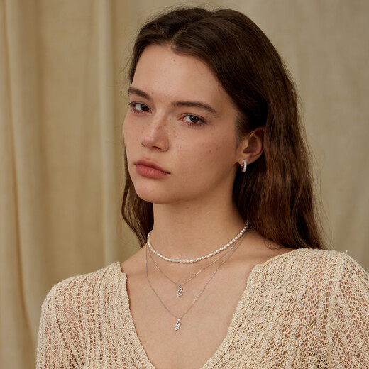 Arsis star's same style imprinted artistic letter necklace for women S925 silver clavicle chain niche design gift for girlfriend artistic letter necklace (Y)