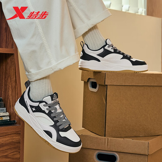 Xtep Men's Shoes Men's Yujie Winter Warm Outdoor Sports Shoes Fashionable and Versatile Black/Sail White Size 42