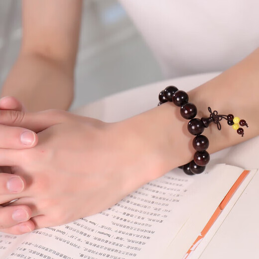 Moon seal hundreds of rivers Venus small leaf red sandalwood bracelet wood decoration Buddhist bead bracelet men and women Venus about 15mm