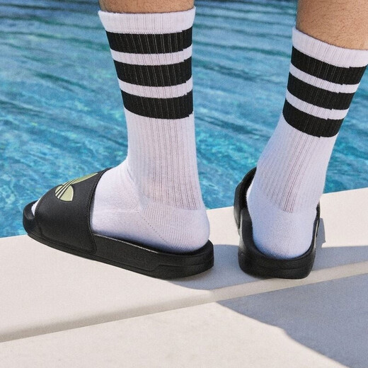 ADIDAS (adidas) Clover Shoes informales zapatos para hombres Zapatos para mujeres 2025 Summer Nuevas parejas zapatos de playa Flip Flip Ligera de peso GZ6196 36.5