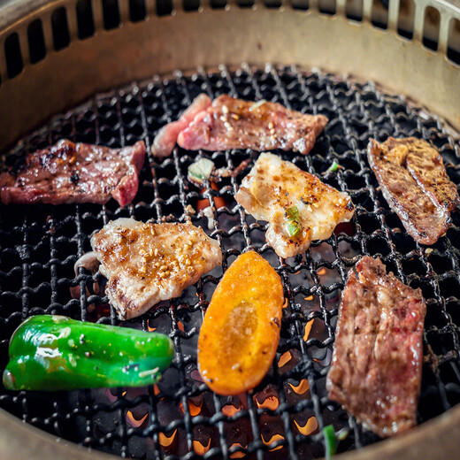 Tianpu Leshi Australian original cut M3 snowflake barbecue slices 200g grain-fed Angus beef slices barbecue fresh imported fat beef slices