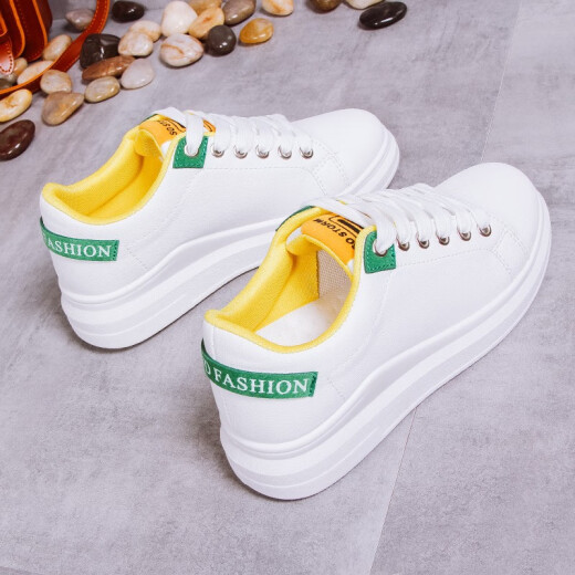 Women's shoes 2020 autumn and winter velvet new Korean version versatile student white shoes cotton shoes outdoor casual shoes women's fashion trend sports shoes comfortable and wear-resistant low-top height-increasing sneakers YXF-W027 white green 37
