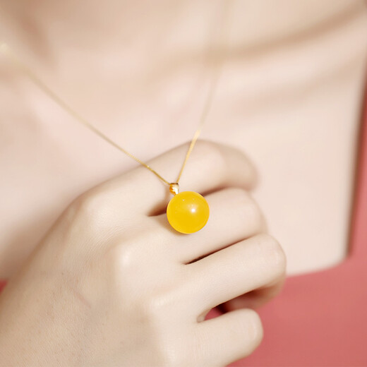 MUJUE Beeswax Amber Chicken Fat Yellow Round Bead Pendant 18K Gold Necklace Women's Transfer Bead Pendant Bead Diameter 11-12mm (Standard Style) Silver Chain
