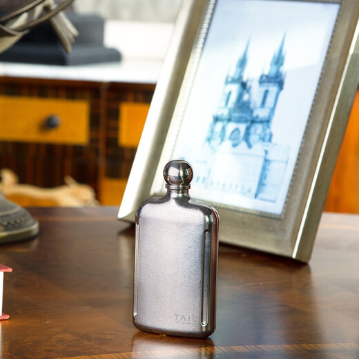 TAIC British Taico titanium pure titanium small hip flask outdoor portable flat hip flask titanium wine kettle high-end gift pot Haoyue Silver