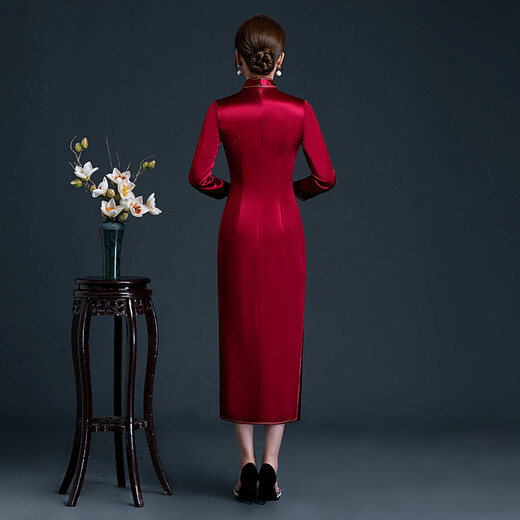 Gu Juannian's grandma's banquet cheongsam dress new wedding banquet mother's dress long large size improved long-sleeved cheongsam burgundy M