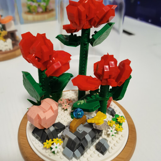 Handmade assembled girls building blocks bouquet creative home bonsai ornaments toys Phalaenopsis sunflower rose lily of the valley 684 grains of red rose with transparent cover