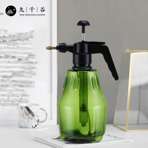 Jiuqiangu watering can 1.5L dark green sprayer disinfection and sterilization flower watering can spray bottle large watering can 1343