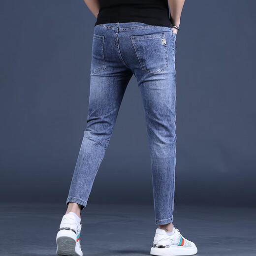 Kurentou Summer Blue Bleu Nine Point Jeans Hommes Slim Feet 2023 Nouveau pantalon pour hommes élastiques 9 points Men Q1049 Gray Nine Point 32 2 pieds 5