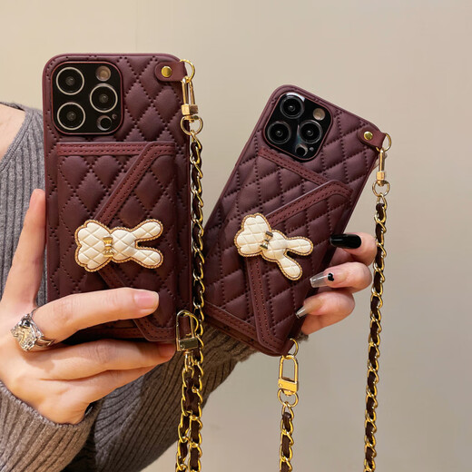 西西礼 适用苹果14pro手机壳女款iPhone13promax感全包硅胶防摔苹果15promax斜挎可背带链子12零钱包插卡 暗紫色菱格卡包兔子配斜挎链子 iPhone14 Pro Max