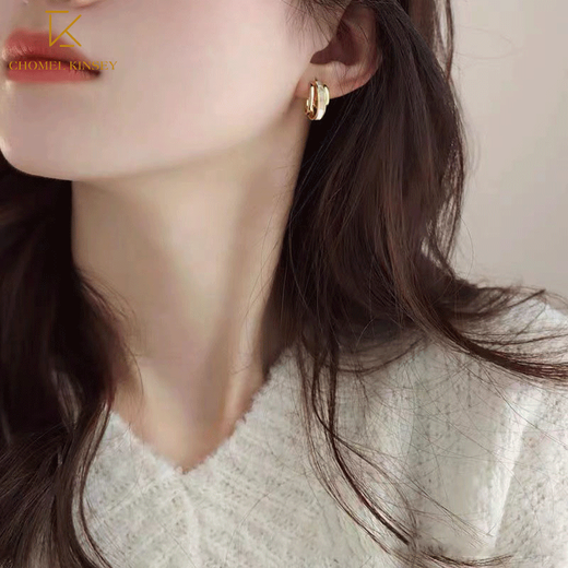 CHOMEL KINSEY's new French mother-of-pearl earrings are light luxury, high-end, double-circle niche, exquisite temperament earrings, Valentine's Day and Chinese Valentine's Day gifts, earrings