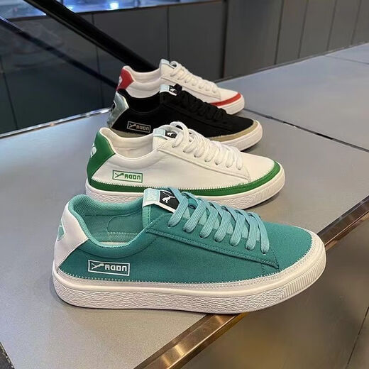 Zapatos de skateboard fsat zapatos planos de lona 2024 zapatos de primavera y verano zapatos bajos zapatos versátiles versátiles versátiles hombres negros oro 40