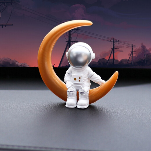 Cassegrain creative astronaut small ornaments desktop astronaut living room TV cabinet children's room layout home decoration furnishings bedside decompression decoration housewarming gift birthday gift silver 4-piece set
