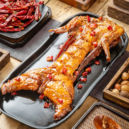 Xiao Sanpo's spicy hand-pulled rabbit 690g + spicy rabbit head 200g Sichuan Chengdu specialty roasted rabbit whole source straight