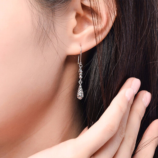 Yuan Shengfu's new PT950 fashionable shiny water drop platinum ear hooks fashionable platinum earrings 2.57g