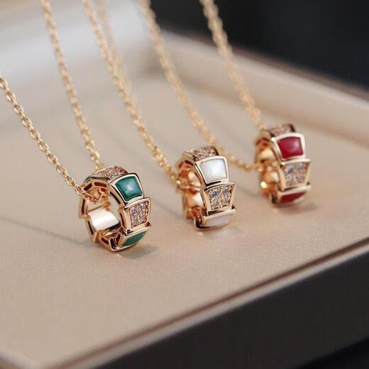 Shien Baojia sterling silver plated 18K rose gold necklace pendant clavicle chain snake bone diamond mother-of-pearl light luxury high-end sweater chain white snake bone necklace