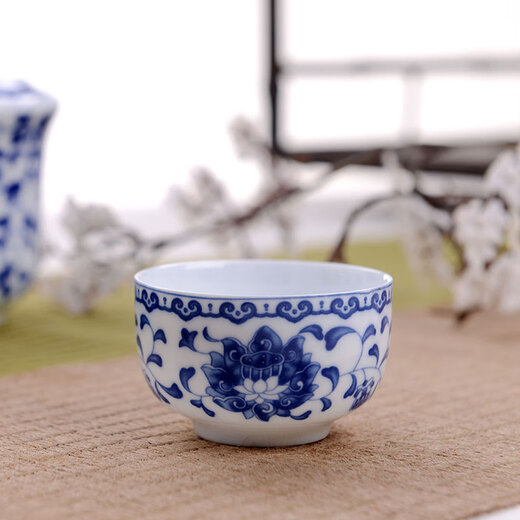 Yufan Jingdezhen ceramic wine warmer hot pot wine cup one or two Chinese Kung Fu tea set single cup rice wine white wine cup Fuguilian 50ml wine cup