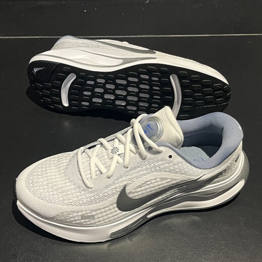 耐克（NIKE）男鞋2025新款夏季运动鞋Journey Run减震跑步鞋轻便透气休闲鞋 FN0228-104金属银 42.5