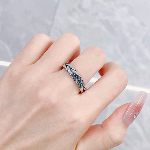 Laofu gold platinum solid electric black gold twist minimalist fixed mouth ring for mother's love and mother's lover's birthday Mid-Autumn Festival gift twist minimalist fixed mouth ring (approximately 12.88g)