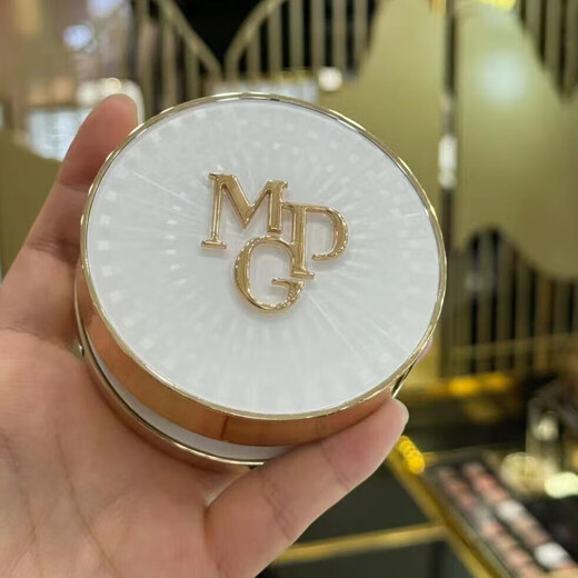 Mgpin Mao Geping Xingyao Lock Make -up Luftkissen Liquid Foundation Muttertags Geschenk für den Muttertag. Luftkissen flüssige Foundation 701# formelle Kleidung 14G + Ersatzkern 14g