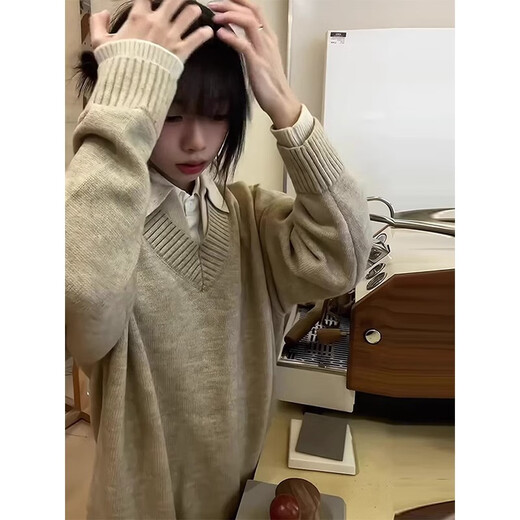 Yiran presents men's autumn and winter retro fake sweater two-piece v-neck lapel loose casual sweater top lazy style jacket khaki color L recommended 115-140Jin Jin equals 0.5 kg