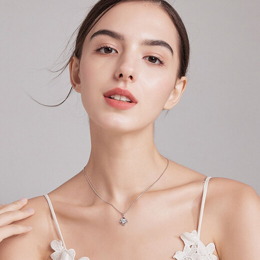 Farcoko pt950 platinum four-leaf clover necklace for women platinum clavicle chain moissanite diamond pendant birthday gift for girlfriend platinum four-leaf clover necklace (one carat moissanite diamond) - comes with certificate free engraving