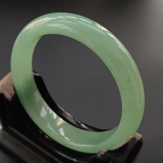 Bijoux naturels Vzzs et bracelets de jade, bracelets de jade dongling, bracelets ronds, bracelets bénis, bijoux de mode verts et à la mode à la main, modèles verts 897 légers, diamètre intérieur 58,2 mm, largeur 16 mm de 16 mm
