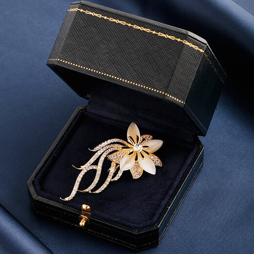 CHOMEL KINSEY violet floating flower brooch, high-end women's exquisite niche design corsage pin coat, Goddess' Day gift, violet champagne gold 5.5*3.0cm