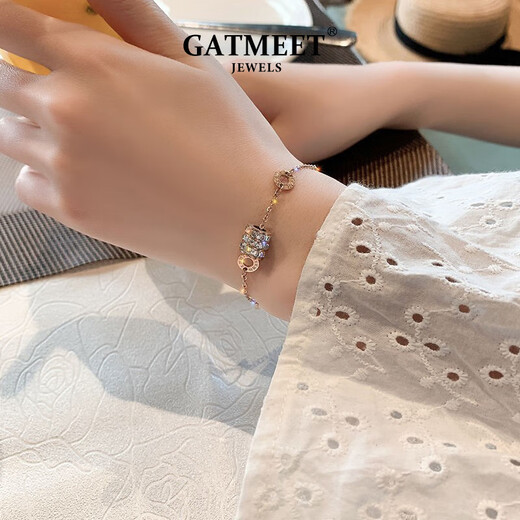 Gatmeet Roman Numerals Bracelets empilés incrustés de zirconium Slim Light Light Luxury Niche Ancient Name Bracelet Birthday Gift For Girlfriend