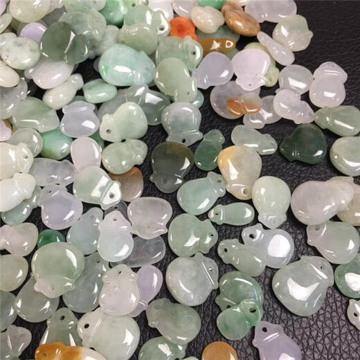 Golden magnolia fragrance pure jade jade old pit a goods ice waxy small money bag water-permeable and cute diy accessories pendant 18*15*4.5 jade money bag