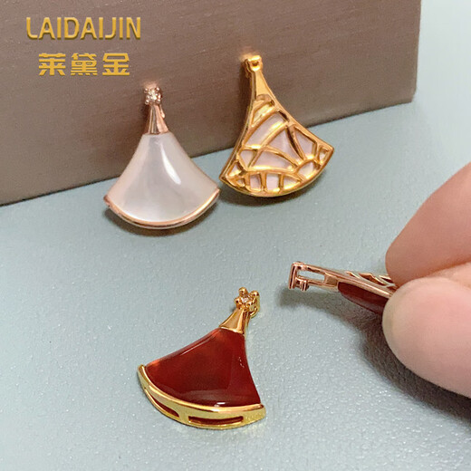 Lai Dai gold 18K gold mini skirt pendant au750 color gold rose gold gold clavicle diamond set chain Chinese Valentine's Day gift 18K gold gold color (single pendant) 16MM red agate