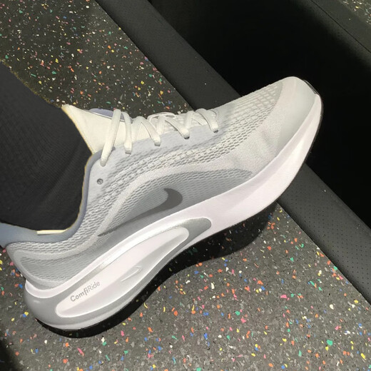 耐克（NIKE）男鞋2025新款夏季运动鞋Journey Run减震跑步鞋轻便透气休闲鞋 FN0228-104金属银 42.5