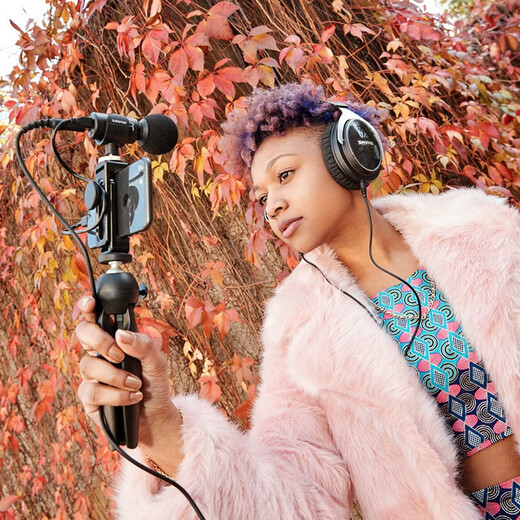 SHURE SHURE is authorized to sell Shure MV88+ video recording kit condenser microphone iOS Android portable karaoke singing recording live broadcast interview microphone MV88+ video recording kit VLOG Apple Android version