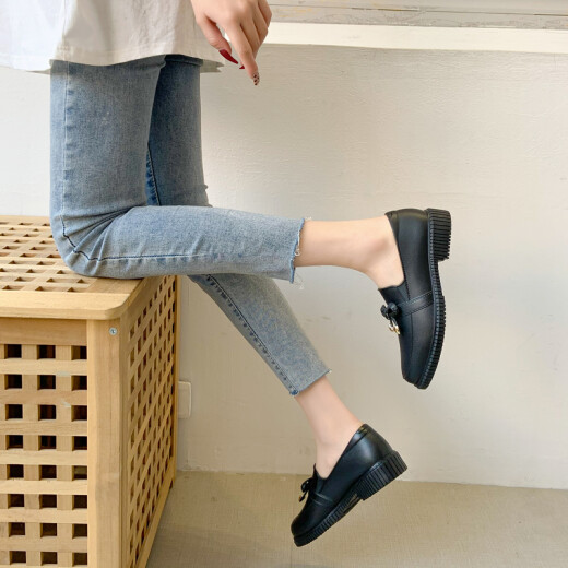 Zapatillas de lluvia de la boca de moda Xili Trabajo de cocina para mujeres Zapatos impermeables antideslizantes zapatos bajos zapatos de lavado de autos zapatos de pegamento botas de lluvia negras 37
