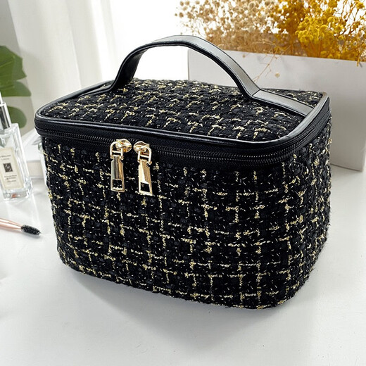 Feng Shang New Xiaoxiangfeng Cosmetic Bag Large Capacity Plaid Portable Korean Version Portable Washing Storage Bag Makeup Box Travel Bag Xiaoxiangfeng Cosmetic Bag Black