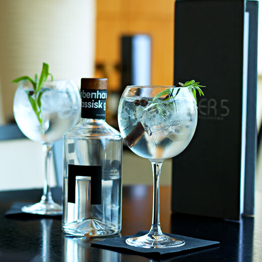 Northern Lights Gin (Bivrost) Importada de la botella de una sola botella de 500 ml de Nordic Original Copenhagen Copenhagen