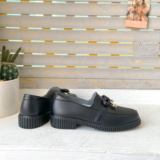 Zapatillas de lluvia de la boca de moda Xili Trabajo de cocina para mujeres Zapatos impermeables antideslizantes zapatos bajos zapatos de lavado de autos zapatos de pegamento botas de lluvia negras 37