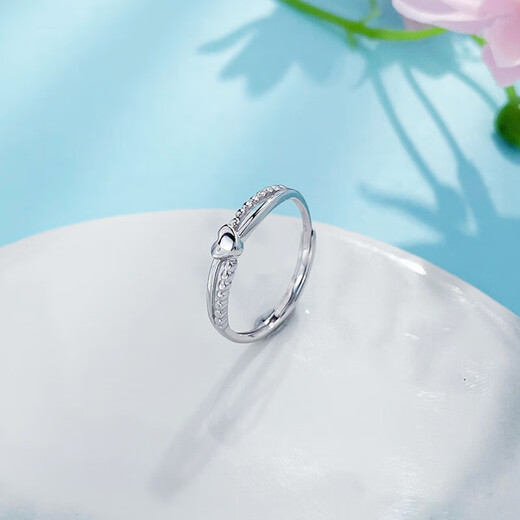Beijing Gold Trading Center Co., Ltd. Platinum solid live mouth cross artistic arm mirror love heart-shaped ring mother lover birthday Mid-Autumn Festival gift arm mirror love heart-shaped ring (approximately 1.82g)