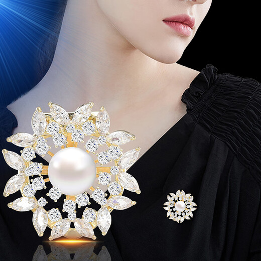 Marco Bizzarri brand brooch, light luxury flower brooch, high-end women's exquisite suit corsage, anti-exposure pin, women's luxury accessories, gift to teacher on Teacher's Day, gift to mother on Mother's Day