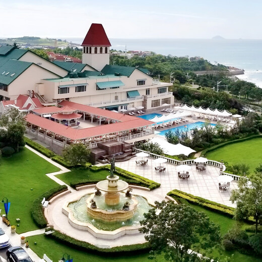 Qingdao Seaview Grand Garden Hotel Northbound Express Room 2 nights + breakfast + double Ginkgo Tree/Double Guangdong Hall package 1 May 18th - September 29th (applicable to non-summer & holidays) Northbound Express Room 2 nights package