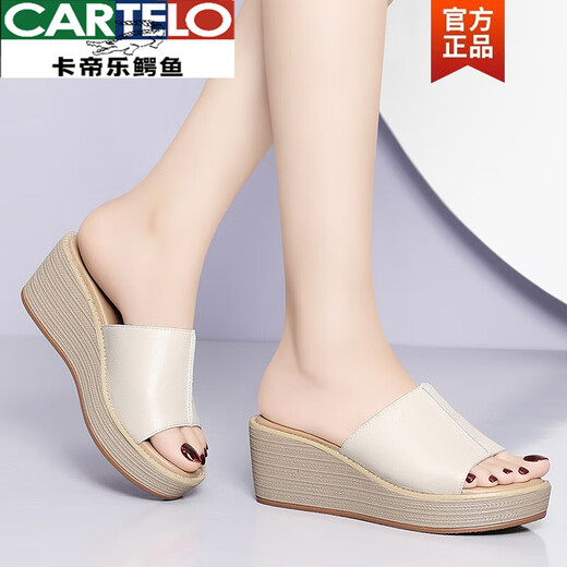 卡帝乐鳄鱼（CARTELO）坡跟真皮凉拖鞋女室外穿2025年新款夏季厚底时尚夏天妈妈高跟凉鞋 JST 12052 黑色/跟高6cm 35