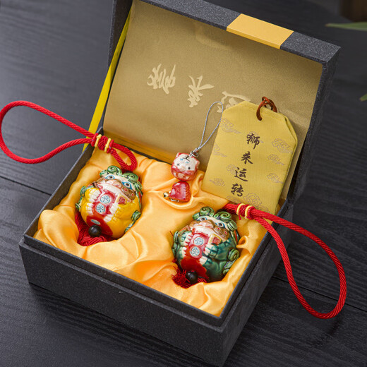 Aonu doppelseitig Jiaozhi Pottery Xiamen Auto Anhänger Golden Gate Ping Ein Stein Löwe Reise Baby Souvenir Doppelseitiger Wind Löwe Rot