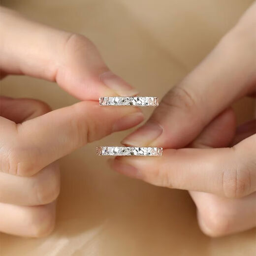 9999 sterling silver pure silver three-sided crushed ice couple ring men and women closed ring ring flash ring gift 4mm-crushed ice weighs about 3.5g Hong Kong code-18
