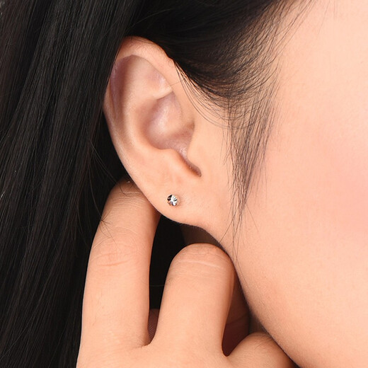 Jamie platinum PT950 round bead earrings, light pearl platinum bean earrings, simple style - car flower style, a pair weighs about 1 gram