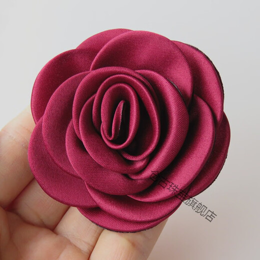 
Handmade three-dimensional rose fabric flower bouquet brooch head flower professional dress accessories off-white 6.5 cm