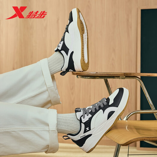 Xtep Men's Shoes Men's Yujie Winter Warm Outdoor Sports Shoes Fashionable and Versatile Black/Sail White Size 42