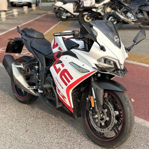 
New Qianjiang QJ race 600 four-cylinder water-cooled sports car electronic injection race 350 race 450cc heavy motorcycle party race motorcycle fluorescent green race 600 21 models with complete licenses and licenses to be registered