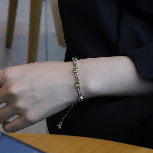 GEM STONE KING Bracelet 925 silver set with 4 carat green peridot niche design colorful gemstone bracelet as a Chinese Valentine's Day gift for your girlfriend
