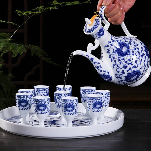 Hongying ceramic blue and white porcelain Chinese style white wine cup set old-fashioned household Jingdezhen ceramic wine set Chinese antique wine jug yellow spirit cup wine divider small wine cup with tray gift box Fuguilian