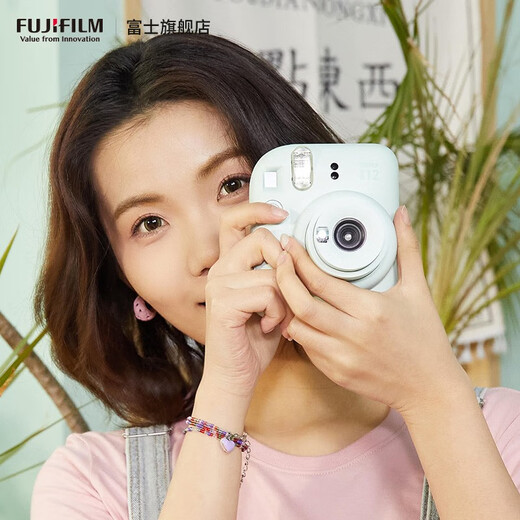 FUJIFILM instax mini12 instant camera 3-inch photo paper one-time imaging travel camera gift box mint green image flower room set ~ including camera bag + photo album + photo frame photo paper combination package 1 including standard + 20 pieces of white border photo paper + peripheral accessories